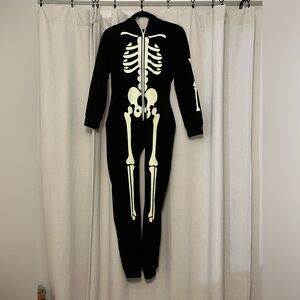 Veseacky Pajamas Sets Skeleton Glow in Dark Hooded Jumpsuit with Zipper